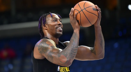 Pívot de los Lakers tiene promedio histórico en tiros de tres puntos