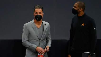Cambio de pánico propone llegada de experto en triples a los Lakers: ¿Quién llegaría?