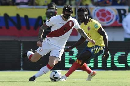 Figura peruana impresiona con su cara desfigurada tras victoria ante Colombia [FOTO]