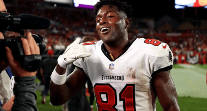 Los Buccaneers toman una rápida decisión sobre el futuro de Antonio Brown: ¿Se va?
