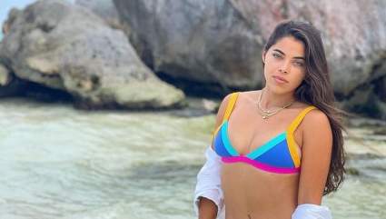 Video: Denisse “La Pantera” Novoa recopila su 2021 en diminuto bikini desde la playa
