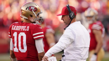 Reportero: Hay ‘riña’ entre Shanahan y Lynch por Jimmy Garoppolo