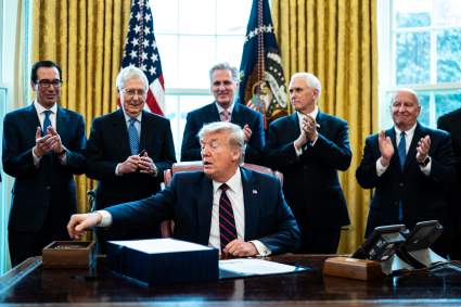 Trump reaparece y ataca a un amigo cercano: ¿A quién llamó cuervo viejo?