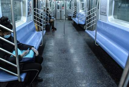 Intentan violar a mujer en el metro de Nueva York a plena luz del día