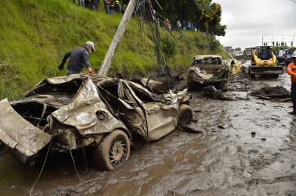Desastre en Ecuador: Al menos 24 muertos por aluvión tras lluvias históricas – Videos