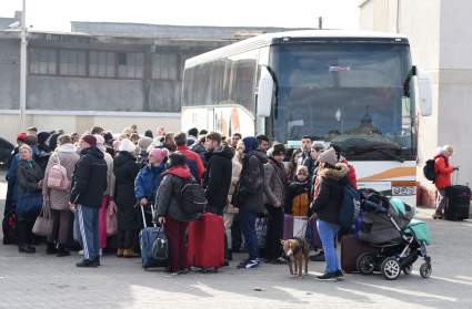 Medio millón de ucranianos han huído en menos de cinco días: ¿A dónde van?