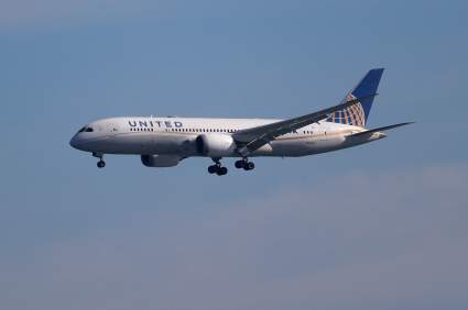 Presunta violación en vuelo de United Airlines de Nueva Jersey a Londres: ¿Qué se sabe?