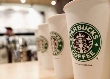 Texas: Empleada de Starbucks auxilia a joven clienta en peligro con mensaje oculto