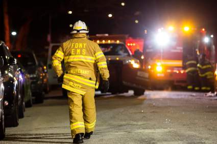100 bomberos enfrentan voraz incendio en edificio en El Bronx: ¿Cuántas víctimas hay?