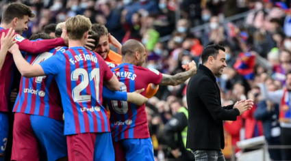 Defensor del Barcelona elogia a Xavi: “Me dio la confianza de poder volver a jugar”