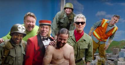 Película ‘Jackass Forever’ arrasa en taquilla. ¿Qué nos contó su protagonista Johnny Knoxville?