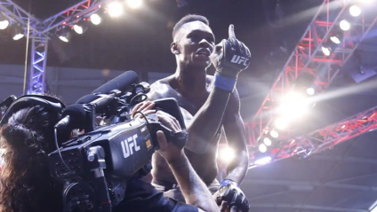 Israel Adesanya dio sorpresiva predicción para UFC 273: ¿Cuál fue?