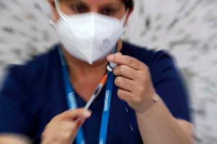 COVID-19: FDA autoriza cuarta dosis de vacunas Pfizer y Moderna: ¿Para quiénes?