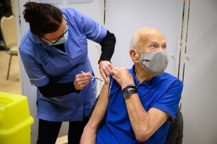 ¿Pondrán cuarta dosis de la vacuna COVID?: Comisionado de Salud de NY habló de esto