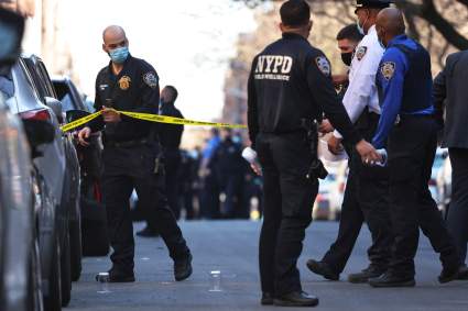 Niña de 7 años víctima de bala perdida en tiroteo en Brooklyn: ¿Cómo está la niña?