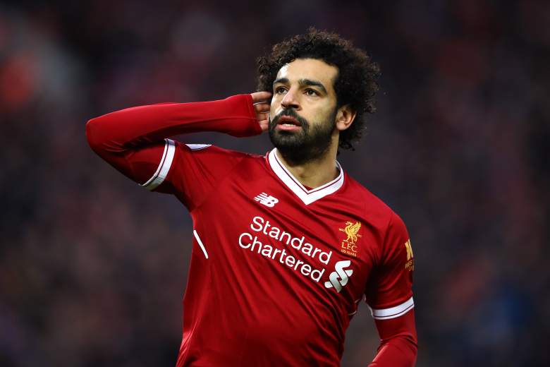 Mohamed Salah de Liverpool celebra después de marcar el primer gol de su lado durante el partido de la Premier League entre Liverpool y Tottenham Hotspur en Anfield el 4 de febrero de 2018 en Liverpool, Inglaterra.