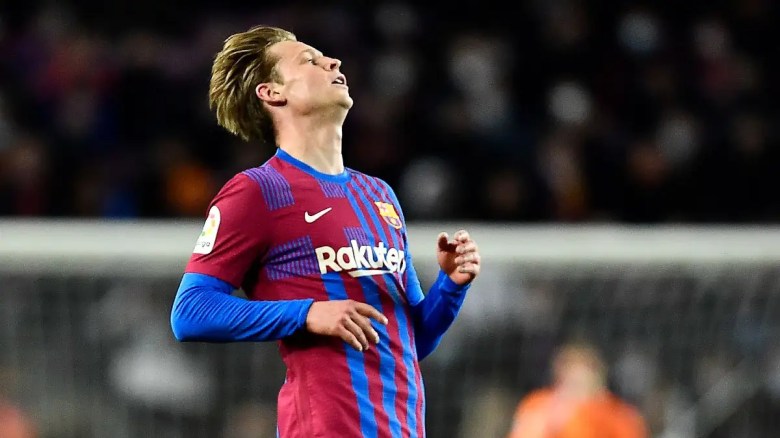 Frenkie de Jong fue retirado a la hora ante el Rayo.