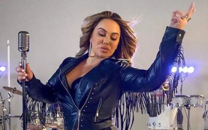 El novio de Chiquis aparece de la manera más tierna en su gira “Abeja Reina Tour”