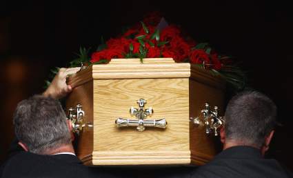 Perú: Mujer ‘revive’ en su funeral y es llevada de nuevo al hospital – ¿Qué pasó?