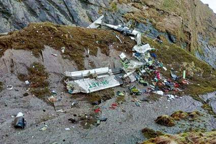 Tragedia aérea en Nepal: Hallan 21 cuerpos entre los restos del avión – Imágenes fuertes