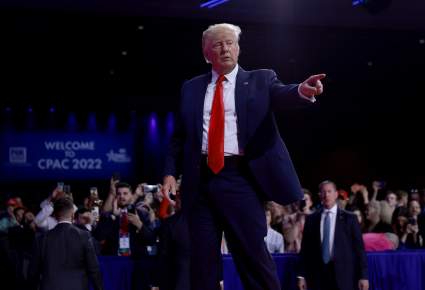 Juez le impone a Trump pagar una multa de $110,000 dólares: ¿Por qué el castigo?