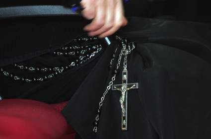 California: Niña hispana muere mientras le practican un exorcismo: ¿Qué pasó?