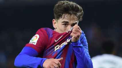 Xavi explica por qué joven figura juega con botines sin amarrar: ¿Qué dijo al respecto?