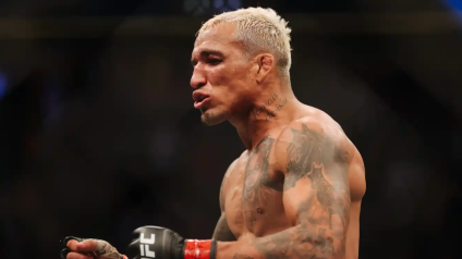 Khabib y otras estrellas reaccionaron a la victoria de Charles Oliveira en UFC 274