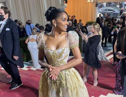 Génesis Suero se robó el show en el Met Gala 2022: ¡Una hermosa Cinderella!
