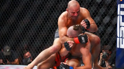 Fans de la UFC creen que Jiri Prochazka fue sometido previo a ganar título