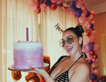 Chiquis celebró su cumpleaños con un bikini mínimo y con mucho amor