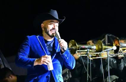 Lupillo Rivera se desmayó en el escenario ¿Qué le pasó?