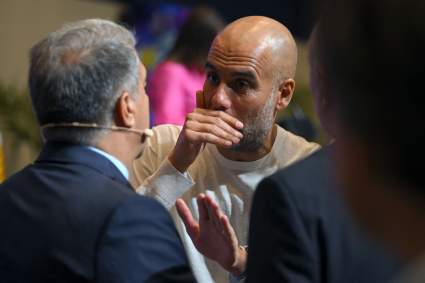 Pep Guardiola se lleva el susto de su vida en las calles de Manchester – VIDEO