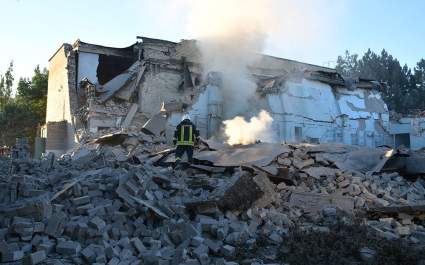 Guerra en Ucarnia: Brutal bombardeo a dos escuelas y un hotel en Mykolaiv – VIDEO