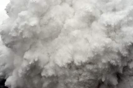 Un turista quedó atrapado en una avalancha y filmó el momento – Video