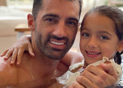 Toni Costa se reencuentra con su hija Alaïa y Adamari López es testigo del tierno momento