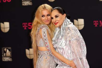 Destrozada y agradecida, Paulina Rubio cumple la última voluntad de su madre