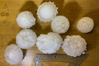 Granizo letal: Bebé de 20 meses muere por impacto de bola de hielo en España