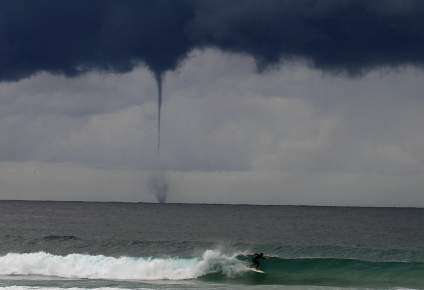 Florida: Impactante tromba marina sorprende a los bañistas – Video