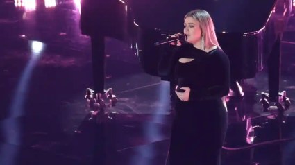 [VIDEO] El maravilloso tributo de Kelly Clarkson a Olivia Newton-John