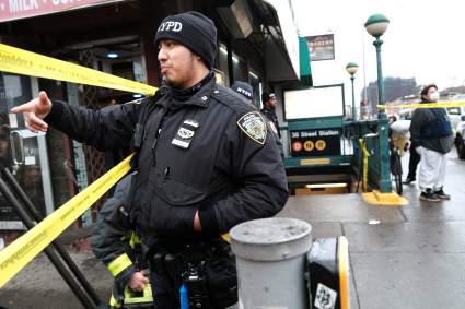Brooklyn: Detienen a hombre armado frente a la casa de un periodista