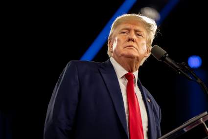 Donald Trump explotó tras allanamiento del FBI a su mansión en Florida: ¿Qué dijo?
