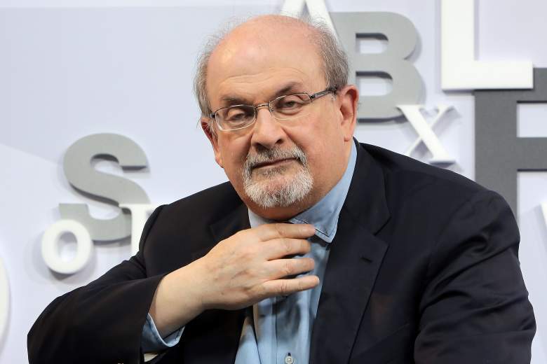 El autor Salman Rushdie en el Sofá Azul en la Feria del Libro de Frankfurt 2017 (Frankfurter Buchmesse) el 12 de octubre de 2017 en Frankfurt am Main, Alemania.