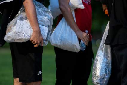 Texas: Banda liderada por una mujer traficaba migrantes en camiones