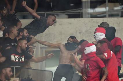 Violencia en el fútbol: Impactante pelea de hinchas en Francia – Video