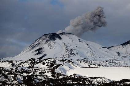 Temor en Chile: Impresionante erupción del volcán Nevados del Chillán – VIDEO