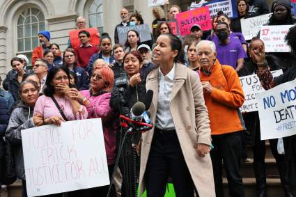 17 presos muertos en cárcel de Rikers Island en NYC: Exigen cerrar el penal
