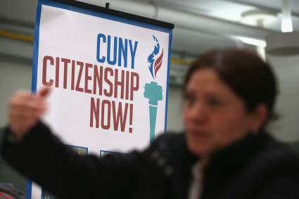 Hacen llamado urgente a quienes tienen Green Card: ¿Qué deberían hacer ya?