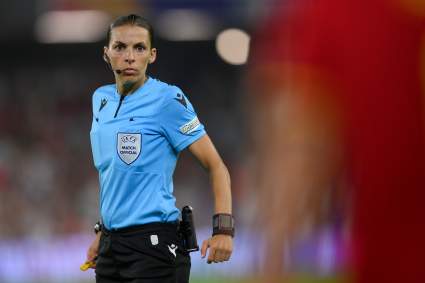 Histórico: Quién es la primera mujer que dirigirá un partido de la Copa del Mundo