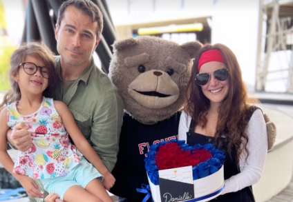 La hija de Daniella Navarro le complica el viaje con Nacho Casano